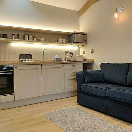 Skittles - Charming One Bedroom Apartment - Parking - Easy Access To Bath Box  Εξωτερικό φωτογραφία