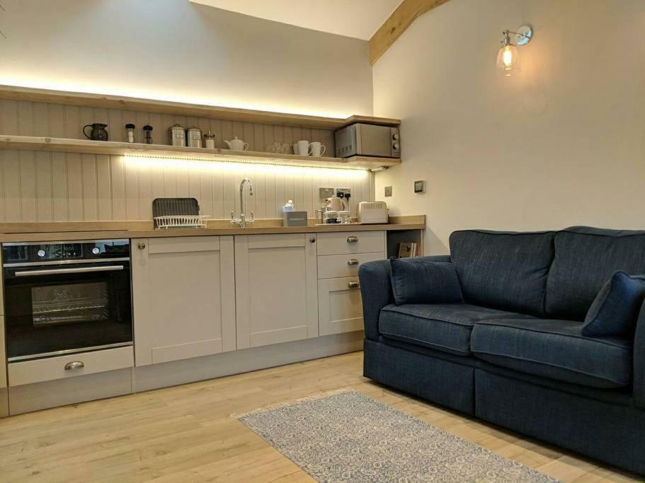 Skittles - Charming One Bedroom Apartment - Parking - Easy Access To Bath Box  Εξωτερικό φωτογραφία