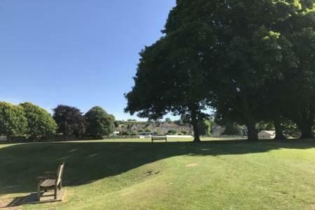 Skittles - Charming One Bedroom Apartment - Parking - Easy Access To Bath Box  Εξωτερικό φωτογραφία