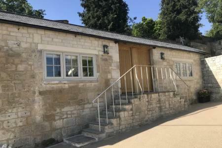 Skittles - Charming One Bedroom Apartment - Parking - Easy Access To Bath Box  Εξωτερικό φωτογραφία